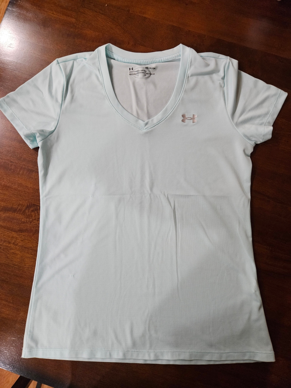 NWOTs Under Armour Light Mint V-Neck Short Sleeve Performance Tee